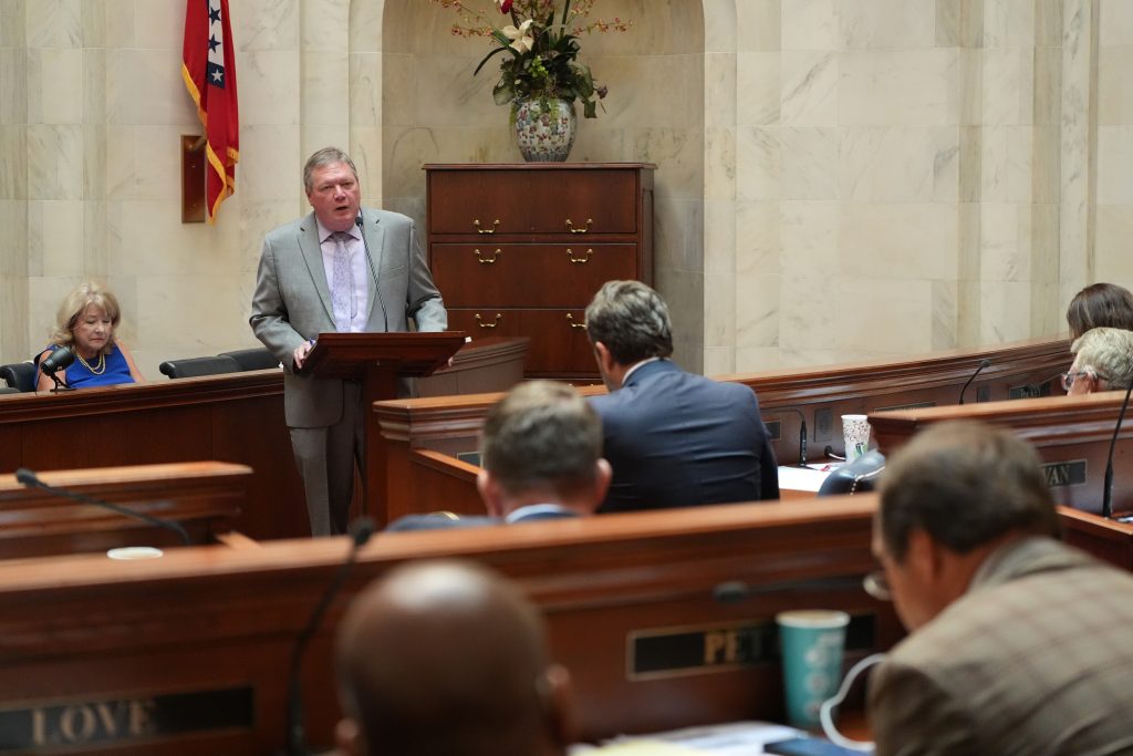 Senator King speaks from the Well in the Senate chamber