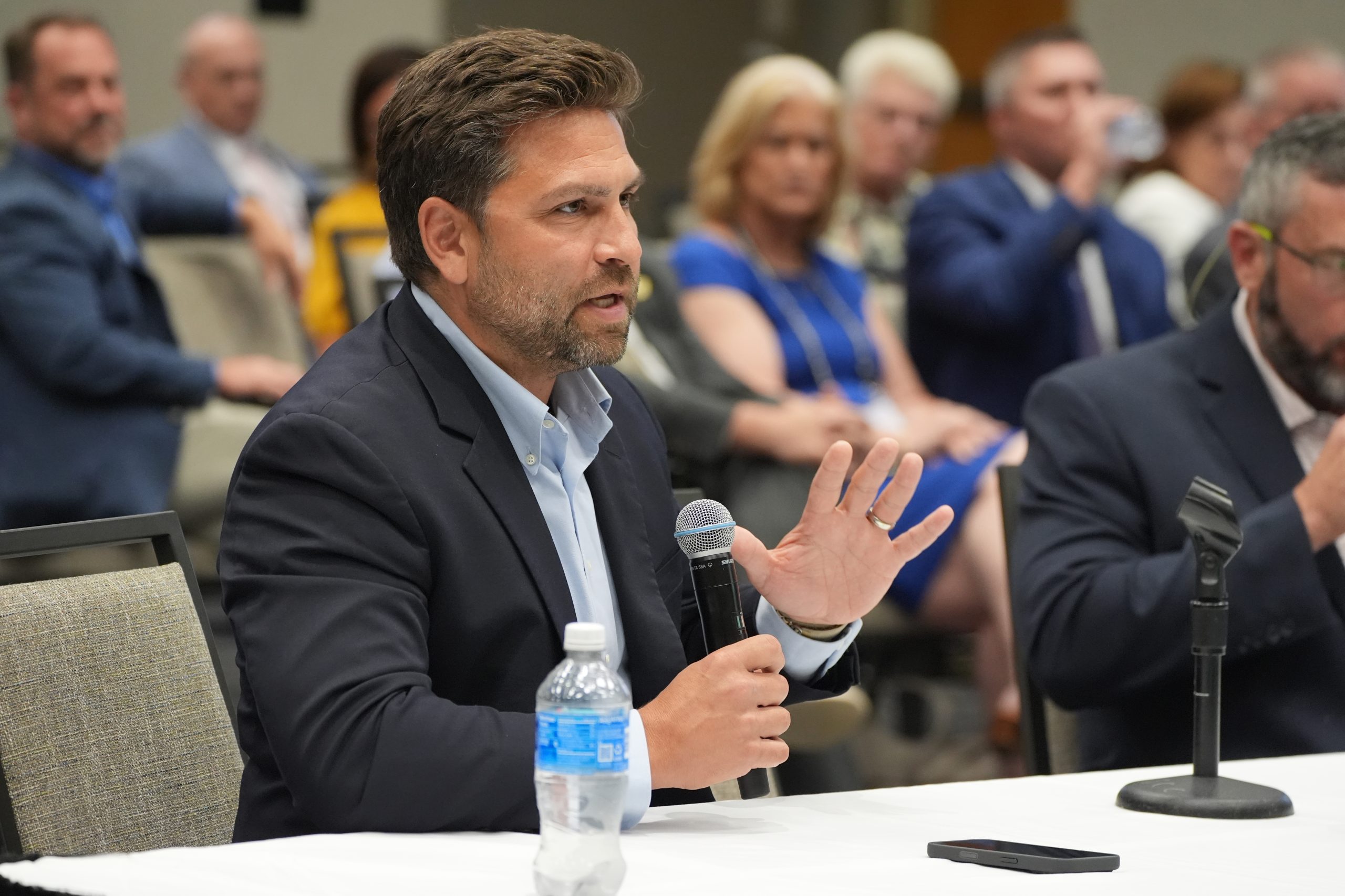 Lawmakers Discuss Issue 3